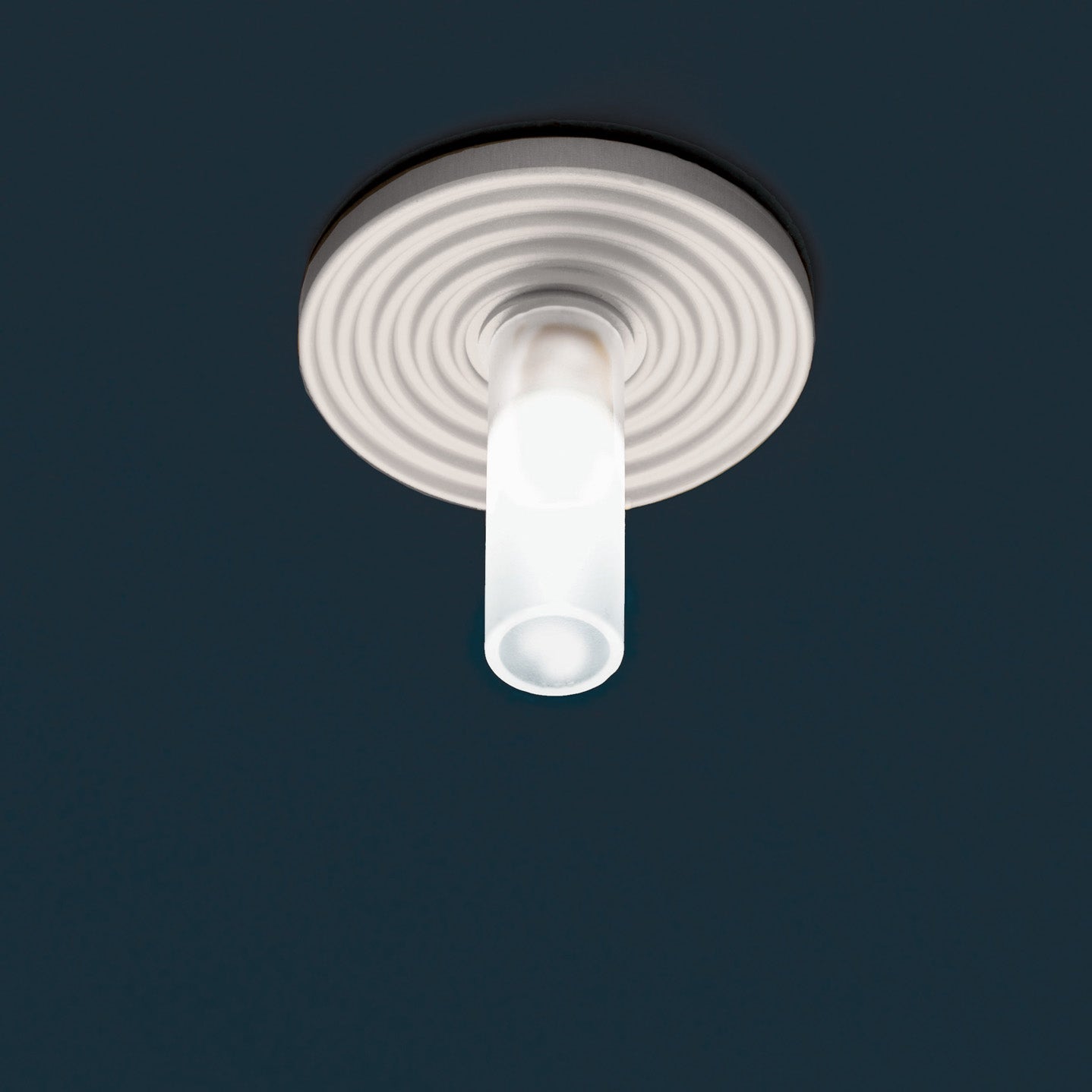 Half sleeve recessed